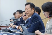 與 “검찰·사법·언론개혁, 후퇴는 없다”