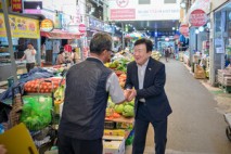 정기명 여수시장, 민생회복 소비쿠폰 사용 현장 점검