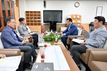 김진열 군위군수·강대식 국회의원, 군위 발전 예산정책 긴급협의회 개최