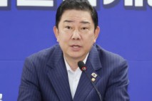 국정철학이냐, 책임경영이냐…김형석 논란이 재촉발한 ‘알박기방지법’