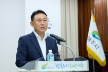 여주시, 8월 월례조회 개최 모범공무원·시민 표창 수여