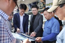 김정헌 중구청장,  삼목항 진입로 개선 논의