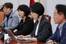 與 “尹 정부 재정운용 ‘낙제점’…연 266억 추가 부담”