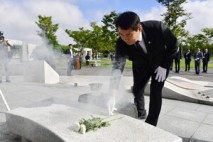 이정선 교육감, 8.15광복절 독립운동기념탑 참배