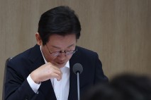이재명, 친문계 압박에 결국 조국 사면…국민의힘 “정권교체 포상용”
