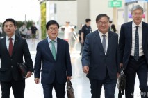 중국 특사단, 李 대통령 '친서' 들고 출국…