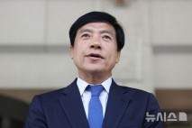 "술판 의혹 명예훼손"…박상용-이성윤 손배소 시작