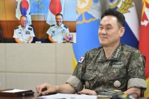 與 "김명수·이승오·김용대 '군 수뇌부' 엄정 수사로 책임 물어야"