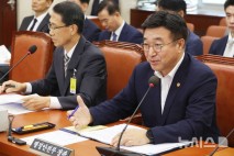 행안장관 "軍 장병들 소비쿠폰 사용토록 국방부에 휴가 요청"