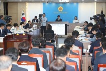 제주 기초단체 도입 '갑론을박' 지속…예산 편성 지적도