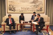 中외교부, 韓·日 대사관과 현안 논의…日엔 불만 표출