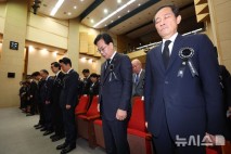 與 "故김대중 발자취 헛되지 않도록 민주주의 진전 계승할 것"