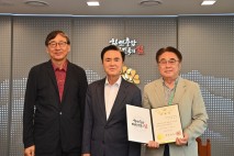 충남도, '총괄건축가' 김광현 위촉…수석건축가는 박호영