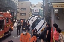 홍대입구역 인근 택시 돌진…"알 수 없는 이유로 속도 높아져"(종합)