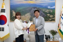 '8090 대표 여가수' 원미연, 제주도 홍보대사로 위촉