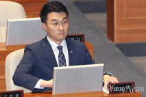 '코인 재산신고 논란' 김남국, 항소심도 무죄 선고