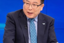 정헌율 