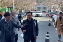 정치자금법 위반 홍남표 전 창원시장·조명래 전 부시장 기소