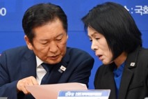 유튜브 찾는 與정치인, 강성 지지층만 챙기나