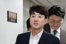 직장인 10명 중 7명 “‘성폭력 발언’ 이준석, 제명·징계 필요”