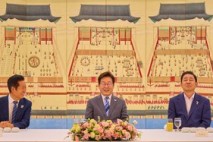 “말보다 결과로” “추석까지 檢개혁안 마련”…李대통령-與 만찬 ‘말말말’