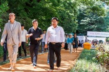 마포구, 샛터근린공원 황톳길 개장…도심 속 힐링 공간 탄생