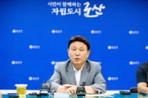 姜시장, 3년 전 '3선 불출마' 입장 뒤집을까…地選 앞두고 정치권 시선 집중