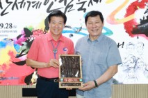 박범인 금산군수, 허구연 KBO 총재 면담