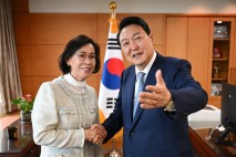 독립운동가 친조부 언급하며 윤석열 손잡은 그의 '소신'