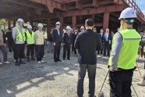 매년 아스콘 포장 뜯어내고 '품질시험' 거쳐야