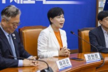 與 “검사들 집단항명…형사처벌 대상” 野 “특검 모순 드러난 결과”