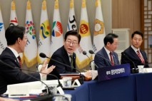 이재명 &quot;내년 지역자율 예산 3배…지방 재정 분권 더 확대할 것&quot;