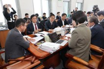 예결소위 이틀째…'AI·국립대·광복회' 예산 줄줄이 보류