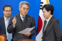 與 김기표 &quot;항명 검사장 고발, 내부서 치열한 논쟁···고발로 의견 모여&quot;