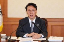 金총리 &quot;AI, 우리 경제 혁신 촉진할 성장엔진…전부처가 대전환 합심해야&quot;