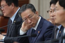 정성호 &quot;'판사 기피신청' 檢 드물어…바로 퇴정까지는 문제 있어&quot;