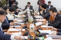 [정치 인사이드] “보류 또 보류”… ‘예산보류위’가 된 예산조정소위