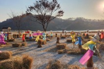 공주시, 바로마켓 백제금강점 ‘청년농부의 볏짚놀이터’ 큰 호응