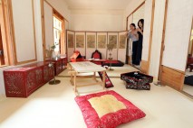 김건희 ‘건청궁’ 간 다음날, 용산 “왕실 공예품 대여” 문의