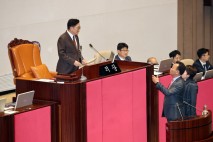 국힘 퇴장한 사이…‘비쟁점 법안’ 부결시킨 여당