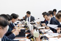 예결소위 이틀째…AI·국립대·광복회 예산 줄줄이 보류