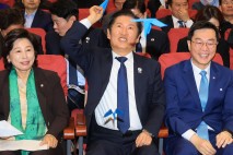 ‘정청래 룰’ 연임용 의심에… 김민석 당대표 차출론 떠올라