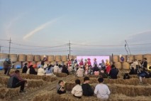 김제시 죽산면 논 한가운데서 연 ‘낯선 축제’성공적