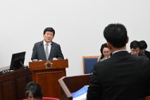 교사 사망사건 관련 책임 공방