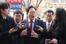 ‘공흥지구 특혜 의혹’ 김선교 특검 출석 “진실 밝히기 위해 왔다”