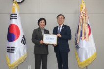 신수정 광주시의회 의장, 김윤덕 국토부장관 만나 광주 현안사업 건의