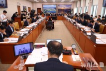 與, 국토부와 당정협의회…부동산 대책·전동킥보드 안전 규칙 제정 등 논의