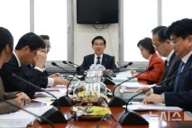 여야, 예산심사 충돌…150조 국민성장펀드·아동수당·검찰특활비 등 보류(종합)