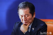 與, 고성 속 '1인1표제' 결정 연기…