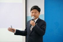 與 홍기원, 'MIKTA' 회의서 